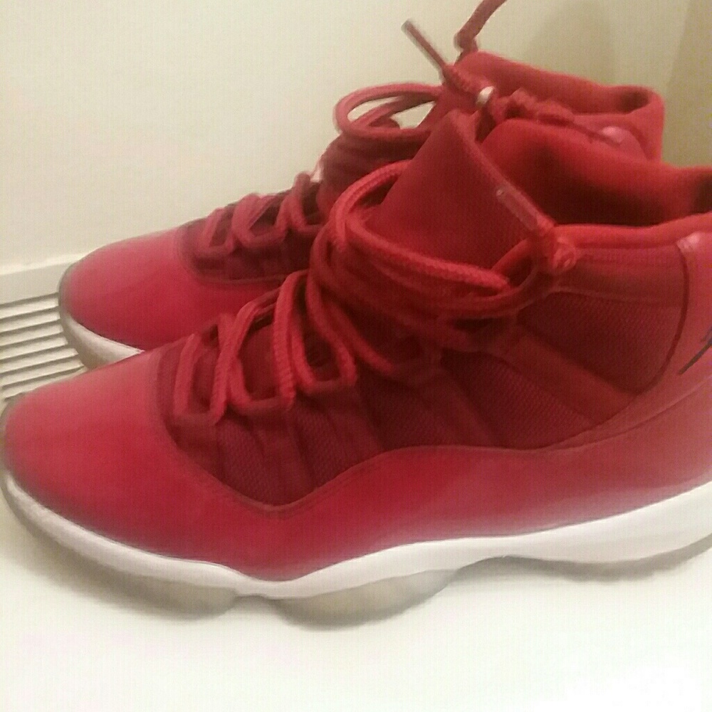 Red Jordan 11s 2017